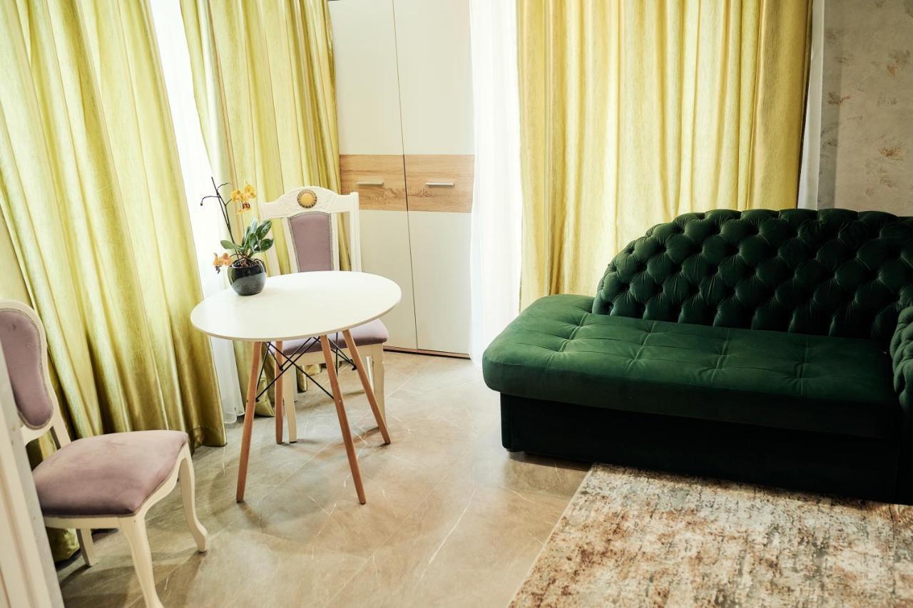 Santorini Hotel Codru ภายนอก รูปภาพ