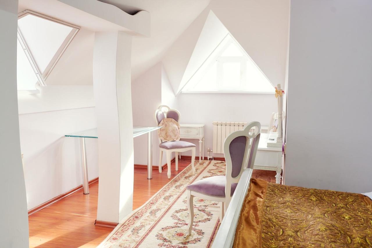 Santorini Hotel Codru ภายนอก รูปภาพ